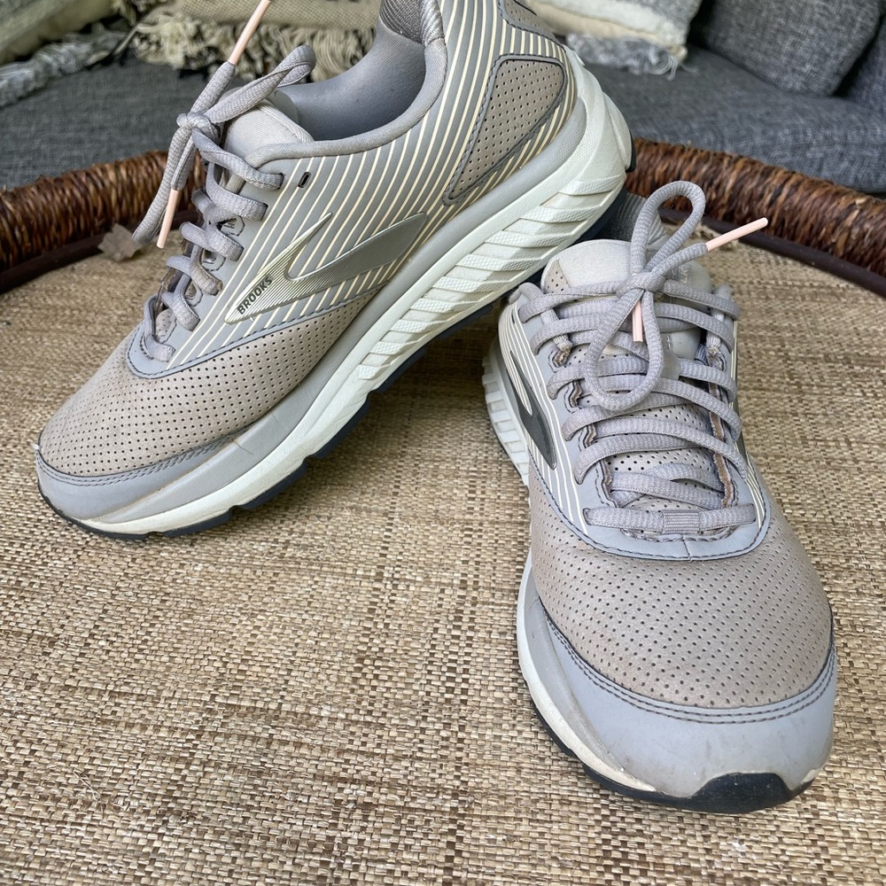 Brooks Addiction Walker Suede Walking Shoes